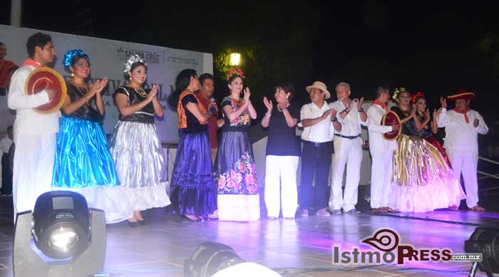 Rosa Nidia clausura el XV Festival Cultural del Mar