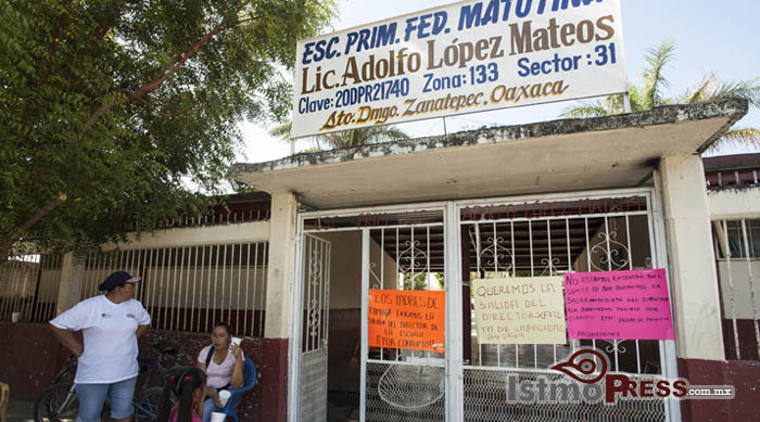 Liberan a 16 profesores retenidos en Zanatepec