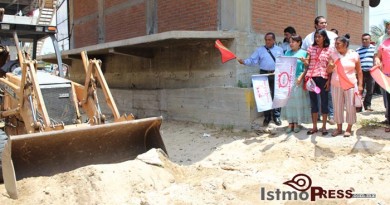 Rosa Nidia da banderazo de Inicio de Obras en Salina Cruz 3