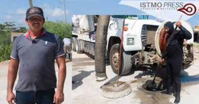 11 Feb Buzo que limpia drenaje en Juchitán