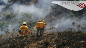 12 Abr Brigadistas forestales incendio en la mixteca de Oaxaca