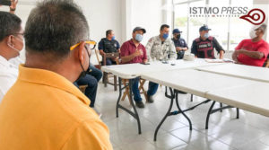 27 Abr Juchitán reunión con taxistas2