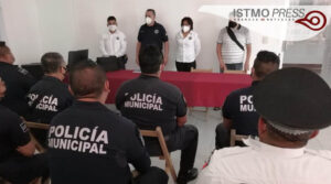 Capacitan a policias Juchitán2