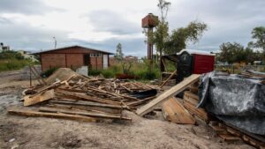 IMG_2 (Estragos de la obra en el terreno contiguo, donde se deposita material y sirve de paso a vehículos de construcción. Foto_ Juan José Plascencia