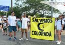 Marchan contra megaproyecto turístico que acabaría con 111 hectáreas de reserva ecológica en Puerto Escondido, Oaxaca