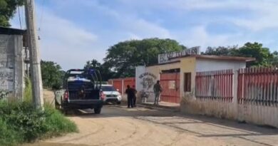 Asesinan a maestro al interior de secundaria en San Blas, Atempa, Oaxaca Asesinan a maestro al interior de secundaria en San Blas, Atempa, Oaxaca