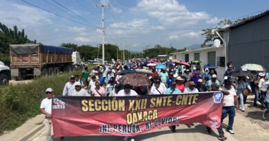 Con marcha Sección 22 exigió justicia para el profesor Leví Peralta, asesinado en su escuela de San Blas Atempa, Oaxaca Con marcha Sección 22 exigió justicia para el profesor Leví Peralta, asesinado en su escuela de San Blas Atempa, Oaxaca